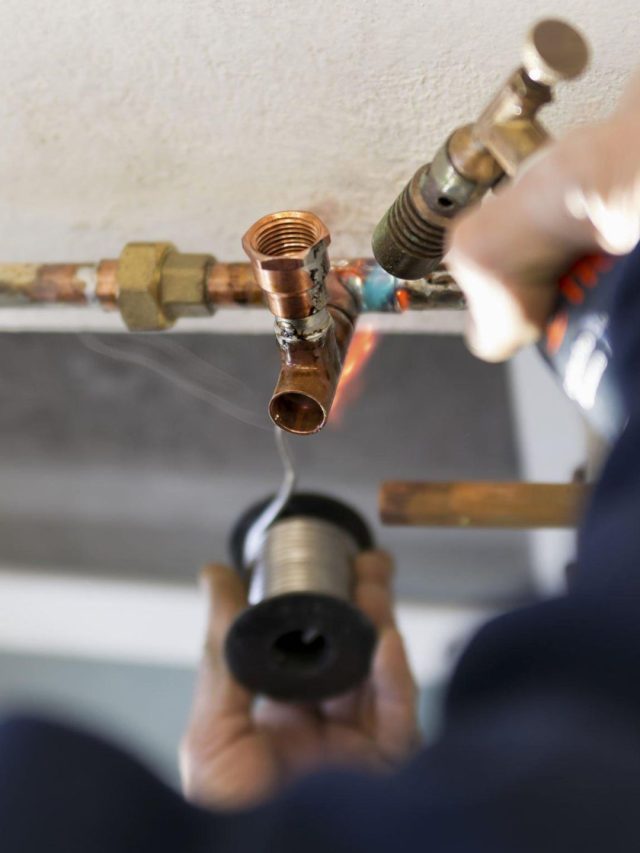 WHAT IS THE BEST METHOD FOR CUTTING COPPER PIPE?